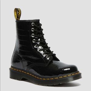 DR. MARTENS PATENT LEATHER CROCODILE BOOT